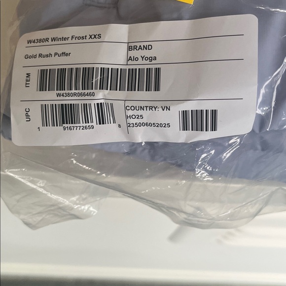 ALO Yoga Gray Blue Puffer Jacket - Picture 2 of 4